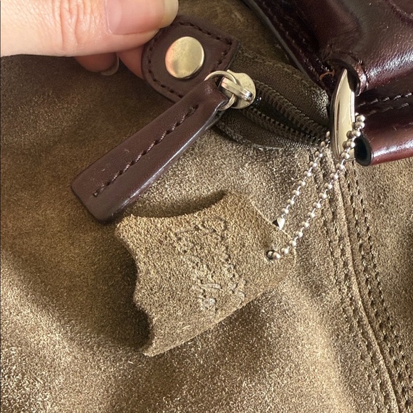 A. Giannetti Elegant Duffel Bag 🧳 - Picture 17 of 17